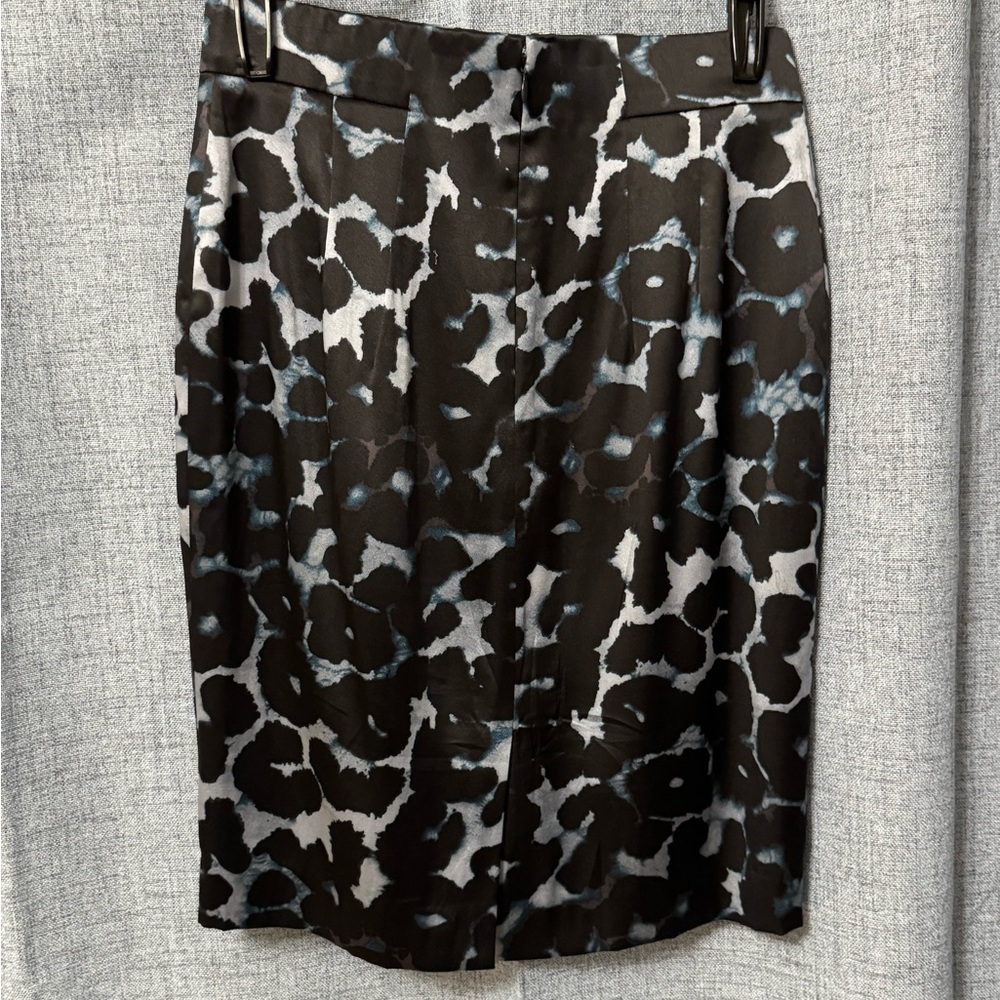 Silk Ann Taylor Black and Gray Animal Print Pencil Skirt